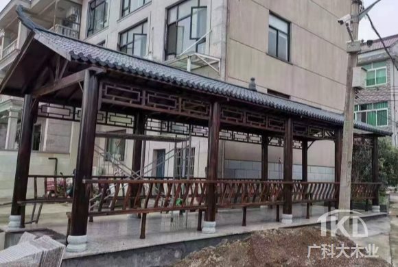 仿古碳化木长廊.jpg