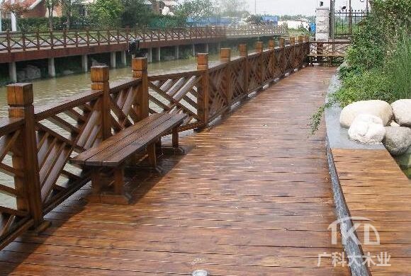 阳泉碳化木地板、木栈道